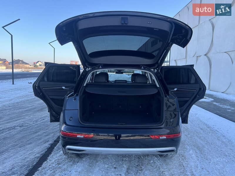 Внедорожник / Кроссовер Audi Q5 2017 в Луцке