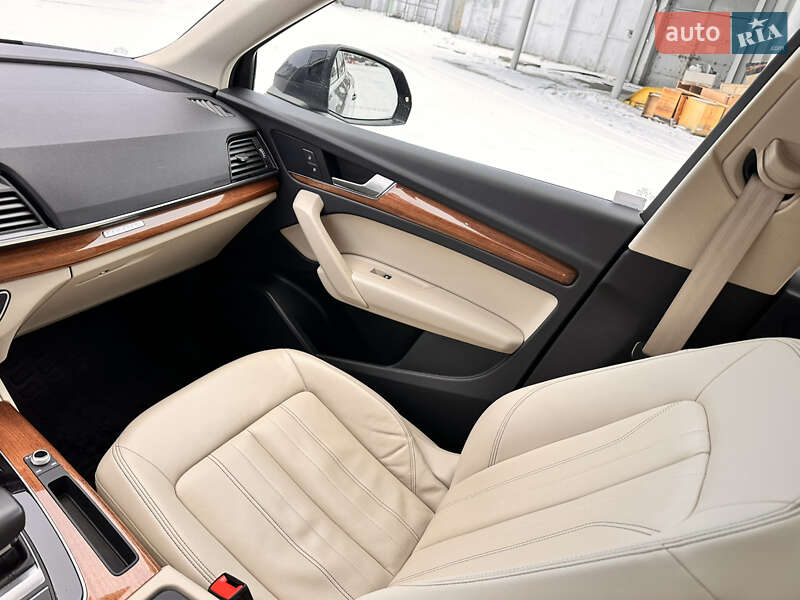 Внедорожник / Кроссовер Audi Q5 2020 в Киеве