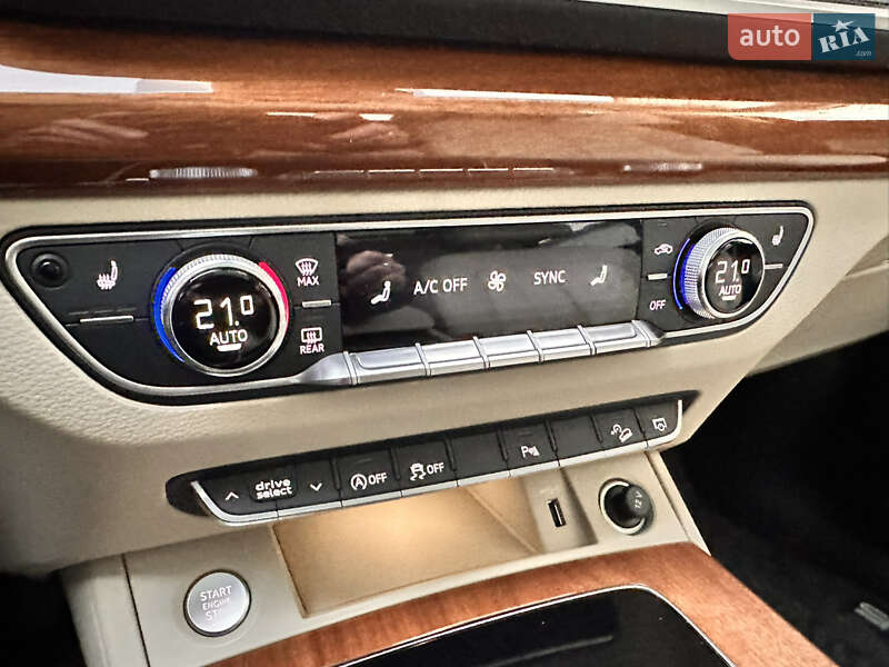 Внедорожник / Кроссовер Audi Q5 2020 в Киеве