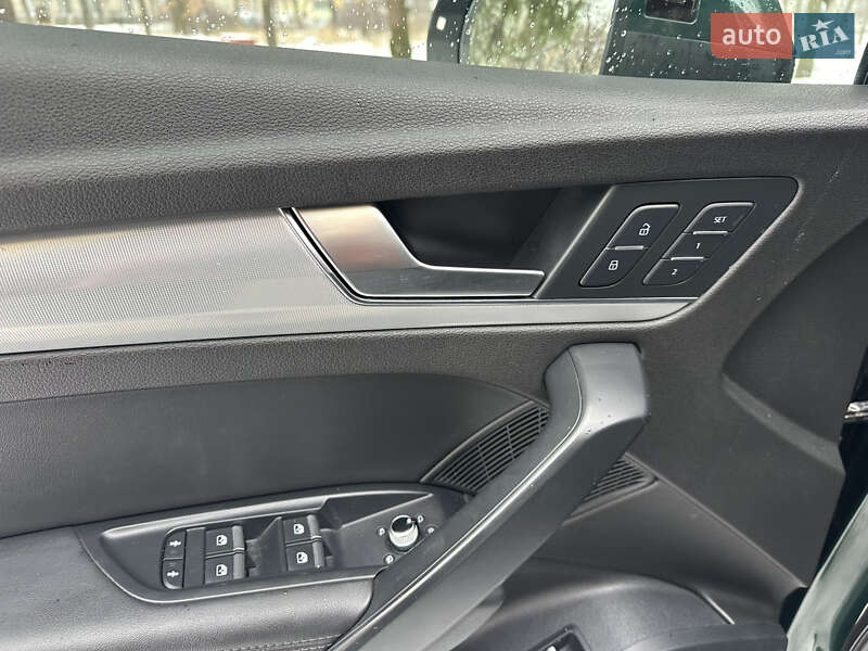 Позашляховик / Кросовер Audi Q5 2017 в Києві