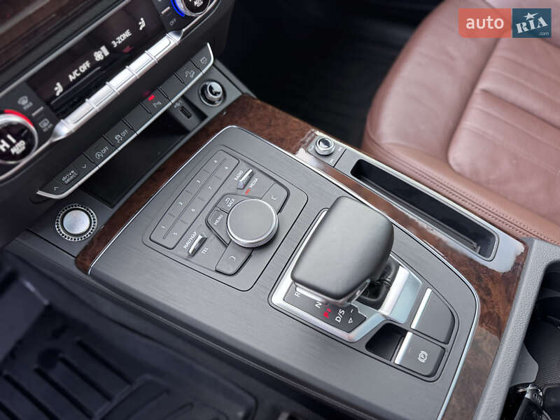 Внедорожник / Кроссовер Audi Q5 2020 в Ивано-Франковске