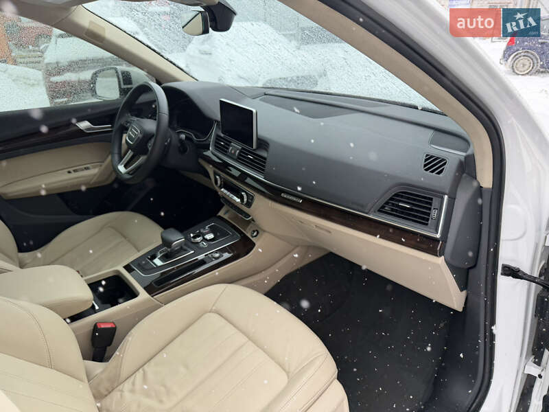 Внедорожник / Кроссовер Audi Q5 2018 в Луцке