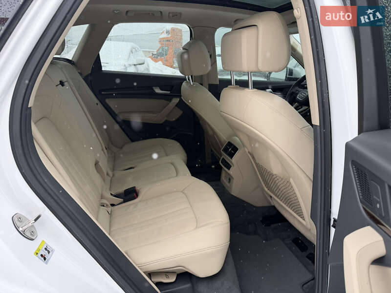 Внедорожник / Кроссовер Audi Q5 2018 в Луцке