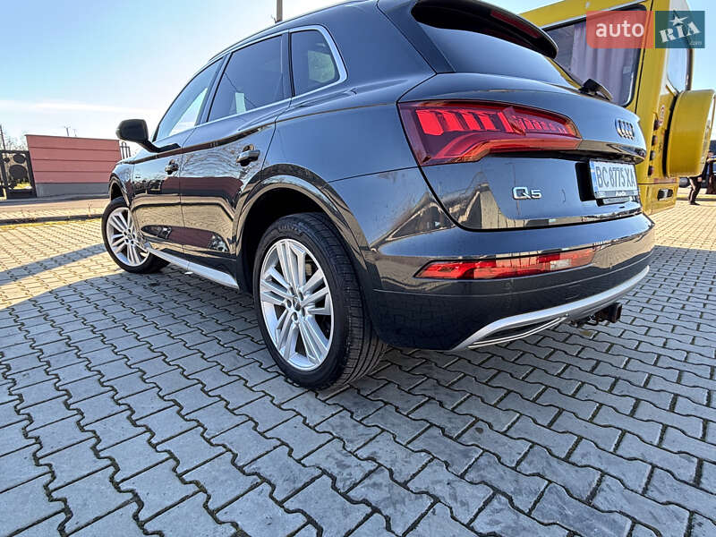 Внедорожник / Кроссовер Audi Q5 2017 в Дрогобыче
