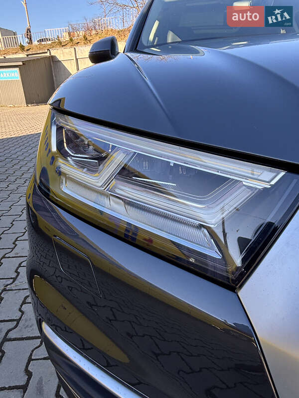 Внедорожник / Кроссовер Audi Q5 2017 в Дрогобыче