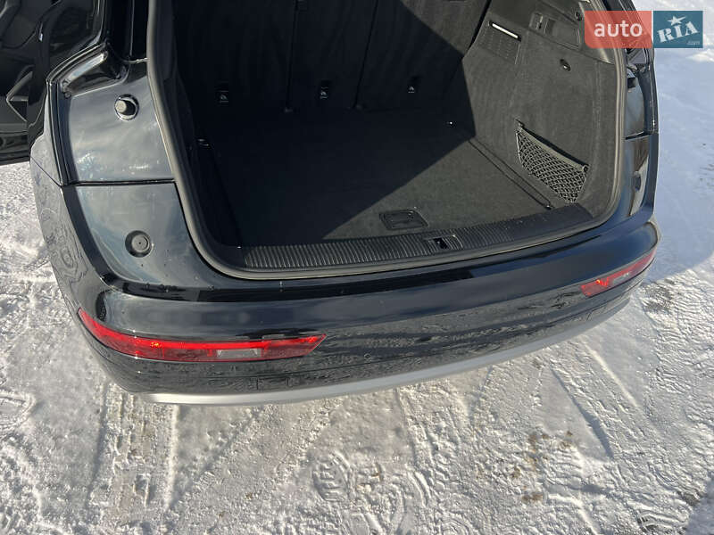 Внедорожник / Кроссовер Audi Q5 2019 в Киеве