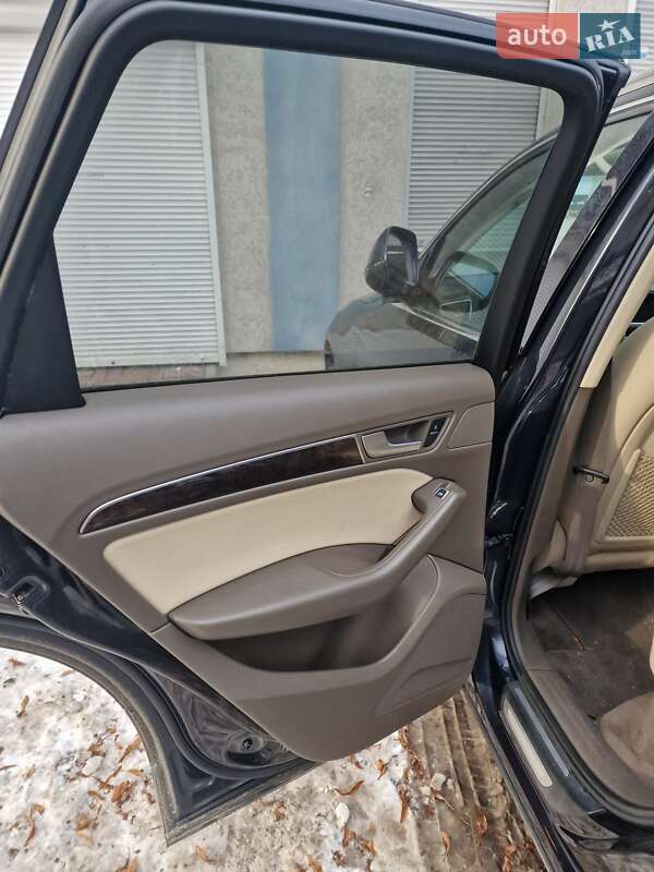 Внедорожник / Кроссовер Audi Q5 2014 в Ровно