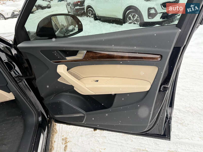 Внедорожник / Кроссовер Audi Q5 2017 в Львове