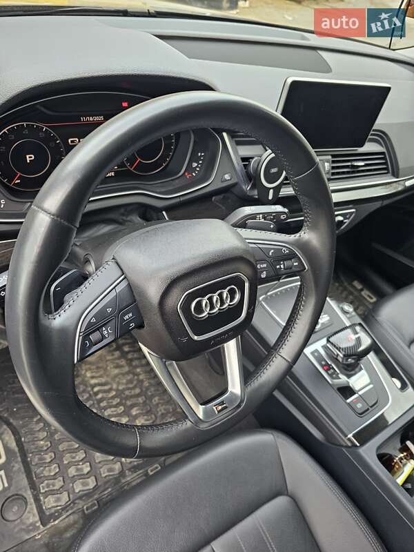 Внедорожник / Кроссовер Audi Q5 2019 в Одессе