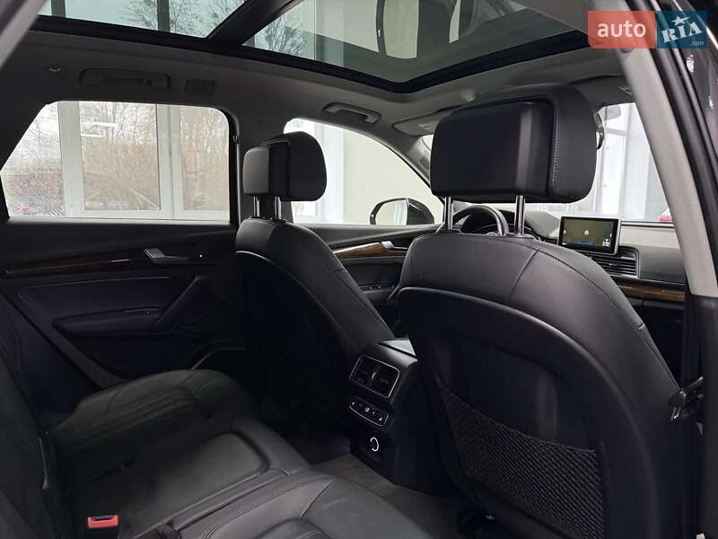 Внедорожник / Кроссовер Audi Q5 2017 в Полтаве