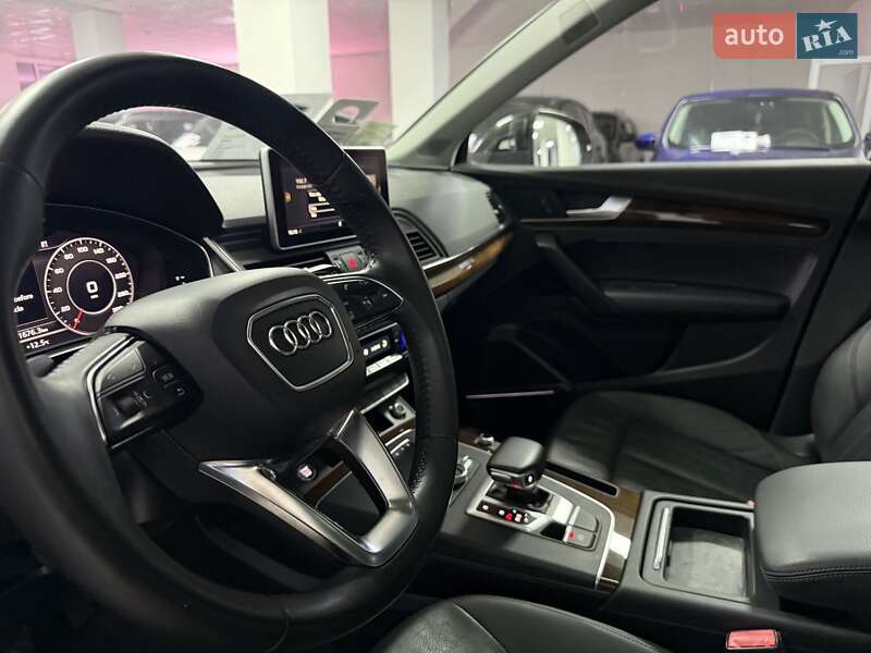 Внедорожник / Кроссовер Audi Q5 2017 в Полтаве