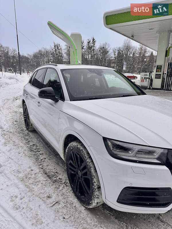 Внедорожник / Кроссовер Audi Q5 2017 в Львове