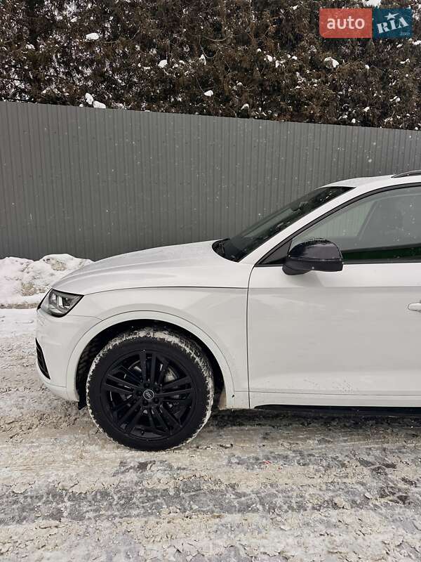 Внедорожник / Кроссовер Audi Q5 2017 в Львове