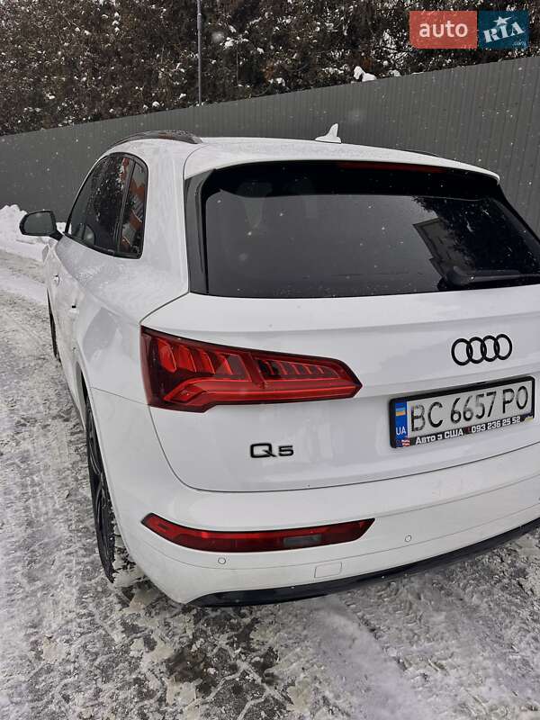 Внедорожник / Кроссовер Audi Q5 2017 в Львове