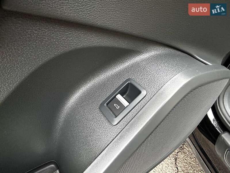 Внедорожник / Кроссовер Audi Q5 2019 в Киеве