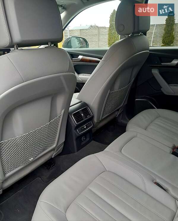 Внедорожник / Кроссовер Audi Q5 2017 в Золочеве