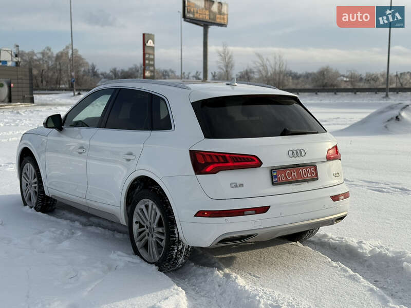 Внедорожник / Кроссовер Audi Q5 2018 в Киеве