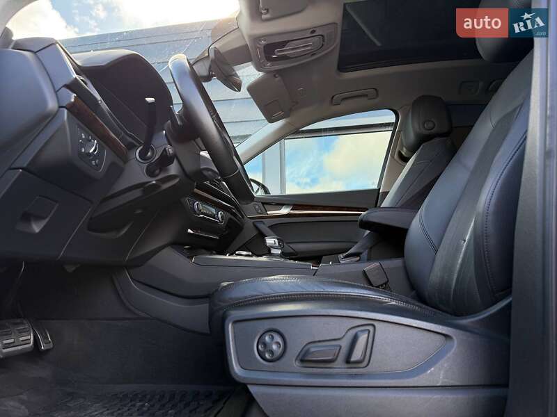 Внедорожник / Кроссовер Audi Q5 2017 в Ровно