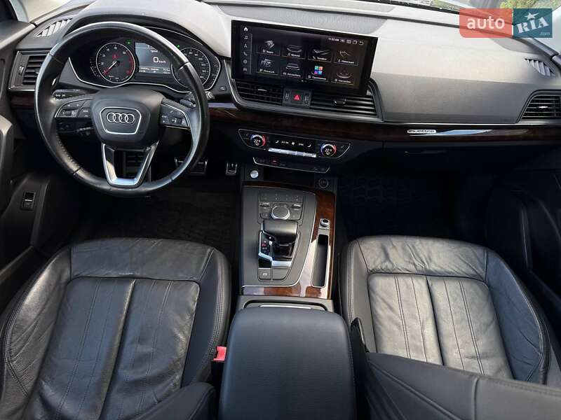 Внедорожник / Кроссовер Audi Q5 2017 в Ровно