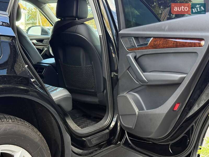 Внедорожник / Кроссовер Audi Q5 2017 в Ровно