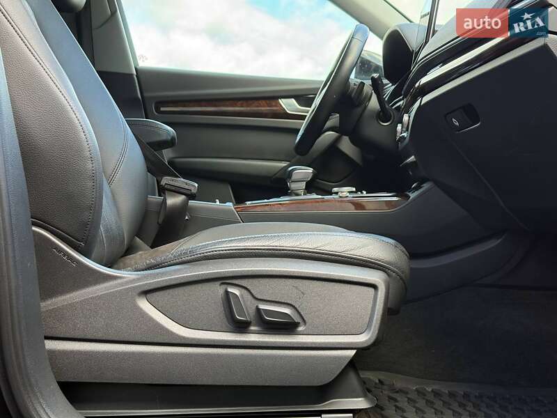 Внедорожник / Кроссовер Audi Q5 2017 в Ровно