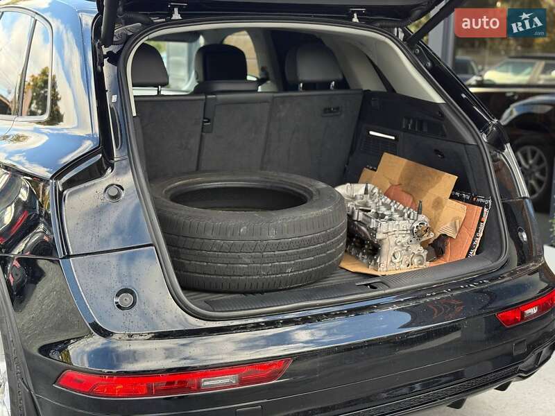 Внедорожник / Кроссовер Audi Q5 2017 в Ровно