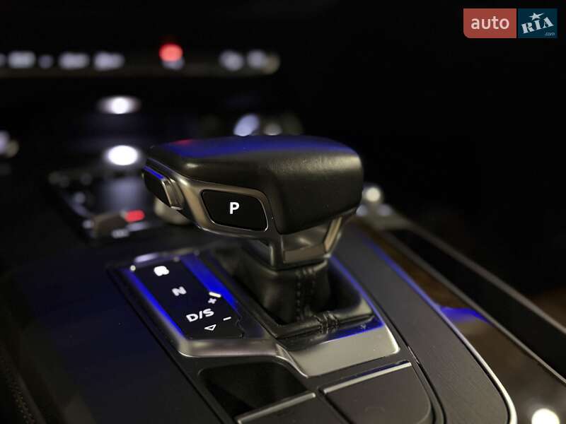 Внедорожник / Кроссовер Audi Q5 2018 в Одессе