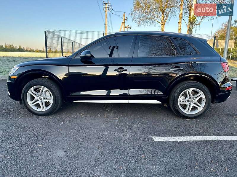 Внедорожник / Кроссовер Audi Q5 2017 в Солонке