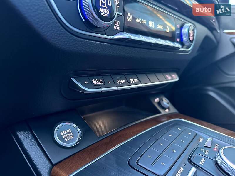 Внедорожник / Кроссовер Audi Q5 2017 в Солонке