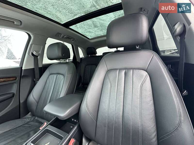 Внедорожник / Кроссовер Audi Q5 2017 в Луцке