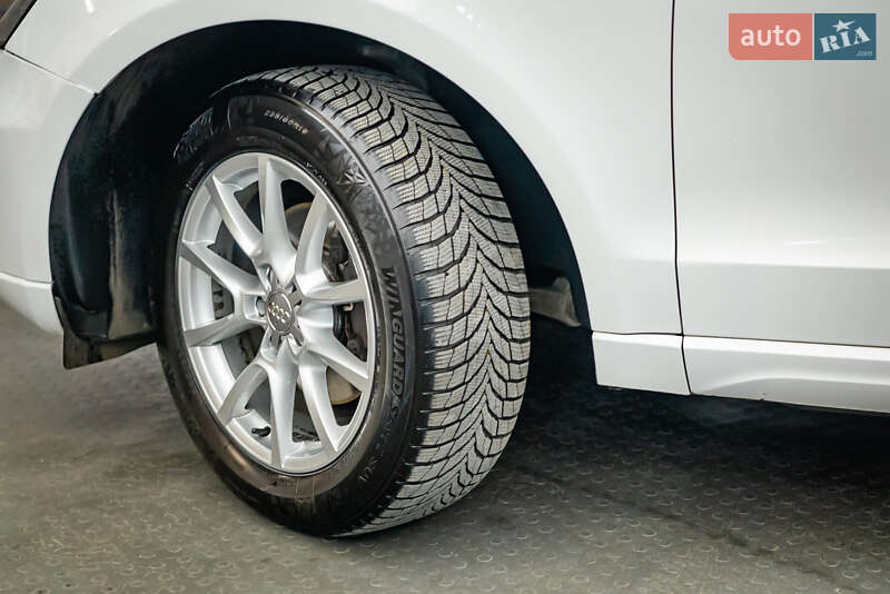 Внедорожник / Кроссовер Audi Q5 2011 в Киеве