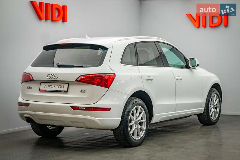 Внедорожник / Кроссовер Audi Q5 2011 в Киеве