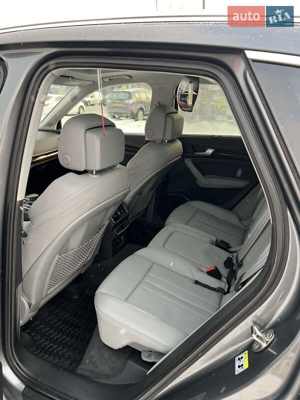 Внедорожник / Кроссовер Audi Q5 2017 в Дергачах