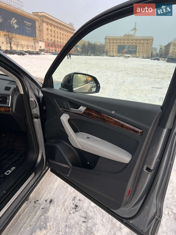 Внедорожник / Кроссовер Audi Q5 2017 в Дергачах