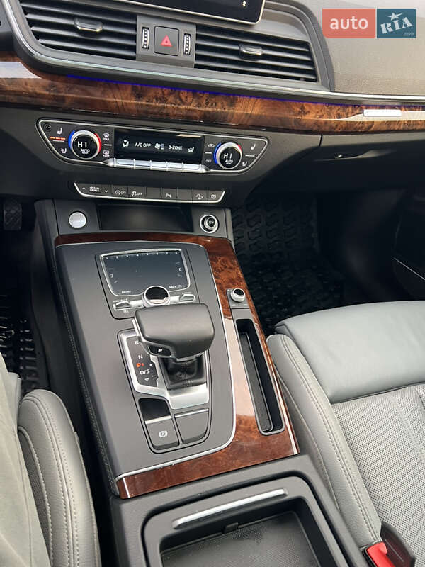 Внедорожник / Кроссовер Audi Q5 2017 в Дергачах