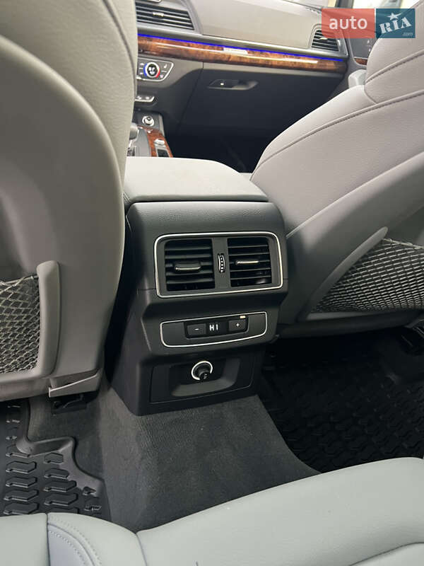 Внедорожник / Кроссовер Audi Q5 2017 в Дергачах