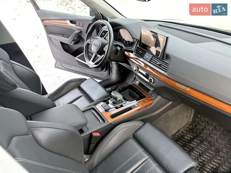 Внедорожник / Кроссовер Audi Q5 2021 в Луцке