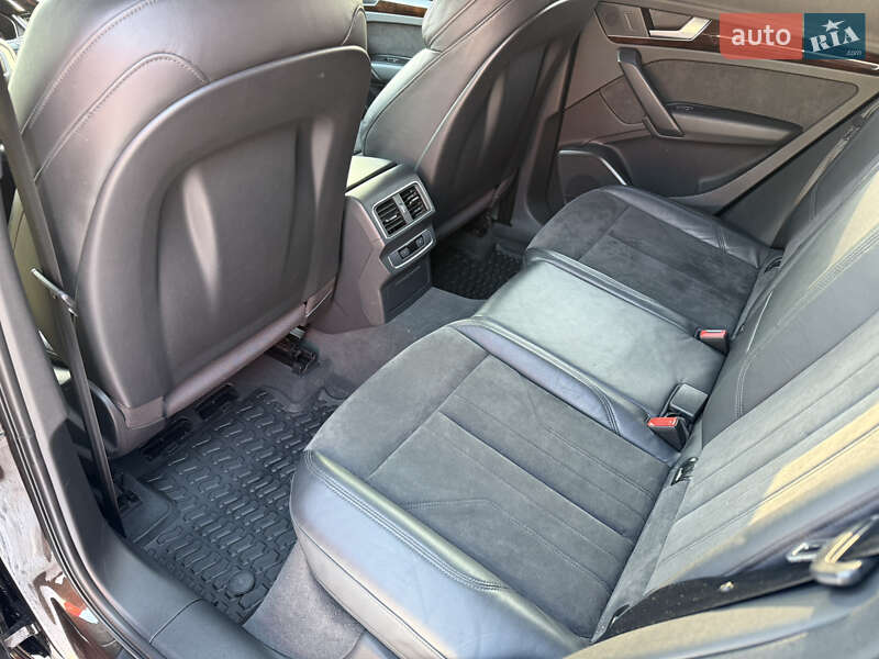 Внедорожник / Кроссовер Audi Q5 2017 в Киеве