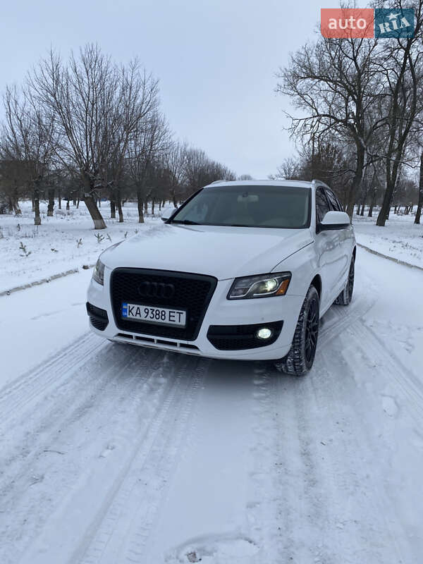 Внедорожник / Кроссовер Audi Q5 2011 в Полтаве