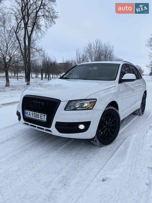 Внедорожник / Кроссовер Audi Q5 2011 в Полтаве