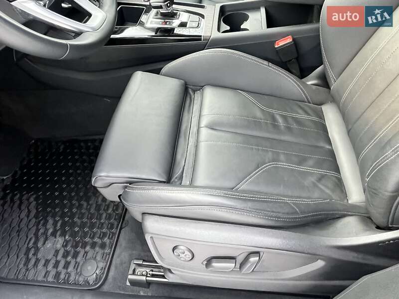 Внедорожник / Кроссовер Audi Q5 2023 в Киеве