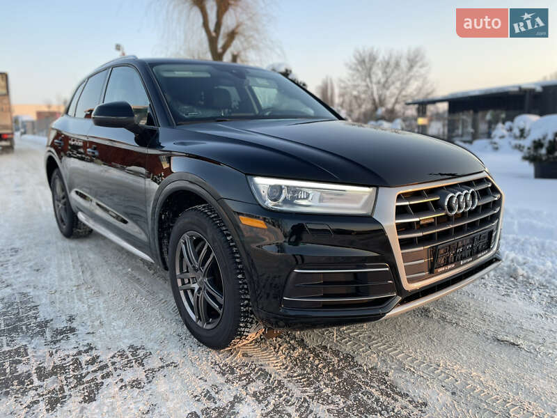 Внедорожник / Кроссовер Audi Q5 2018 в Луцке