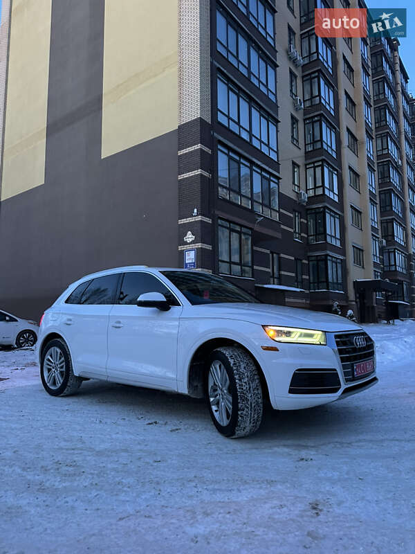 Внедорожник / Кроссовер Audi Q5 2018 в Чернигове