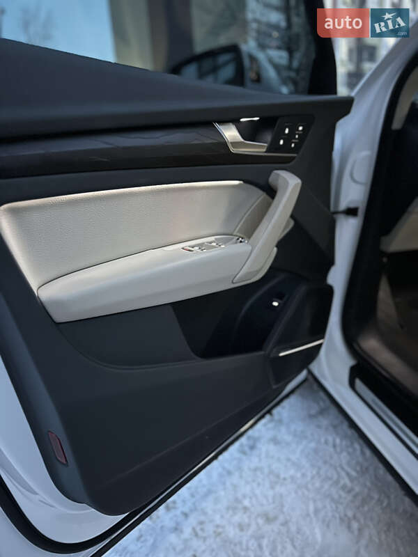 Внедорожник / Кроссовер Audi Q5 2018 в Чернигове