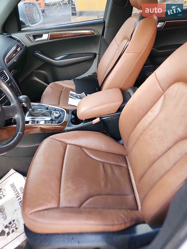 Внедорожник / Кроссовер Audi Q5 2011 в Черкассах