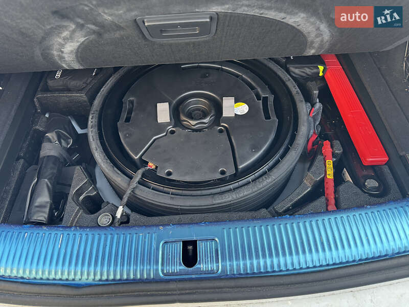 Внедорожник / Кроссовер Audi Q5 2023 в Киеве