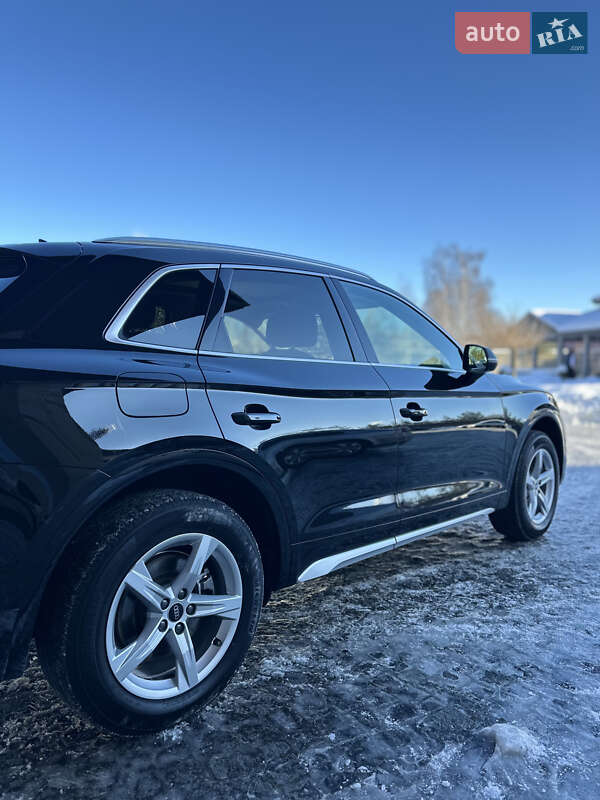 Внедорожник / Кроссовер Audi Q5 2021 в Львове
