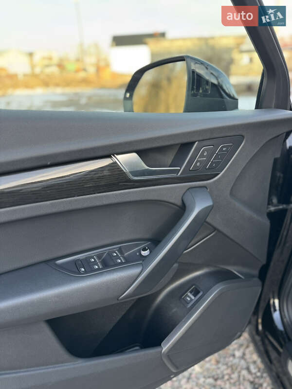 Внедорожник / Кроссовер Audi Q5 2018 в Самборе