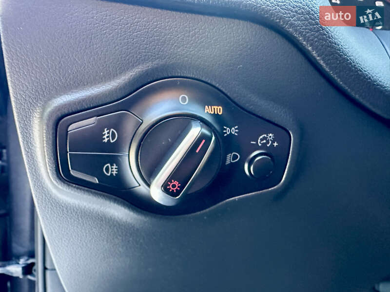 Внедорожник / Кроссовер Audi Q5 2016 в Киеве