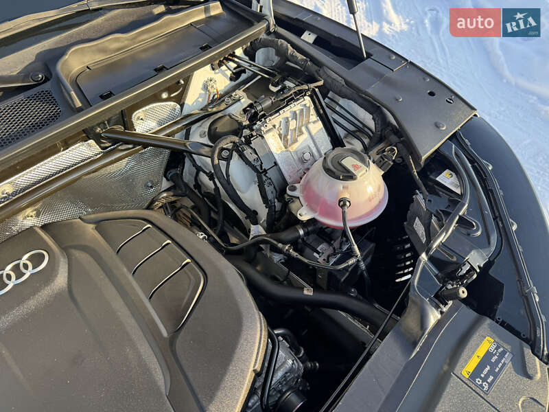 Внедорожник / Кроссовер Audi Q5 2018 в Луцке